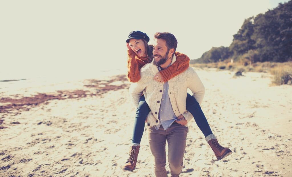 25 Intense Chemistry Signs Between Two People - Happier Human